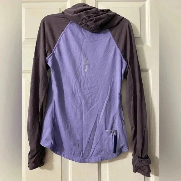Nike Dri-Fit purple hooded running shirt - Picture 5 of 10